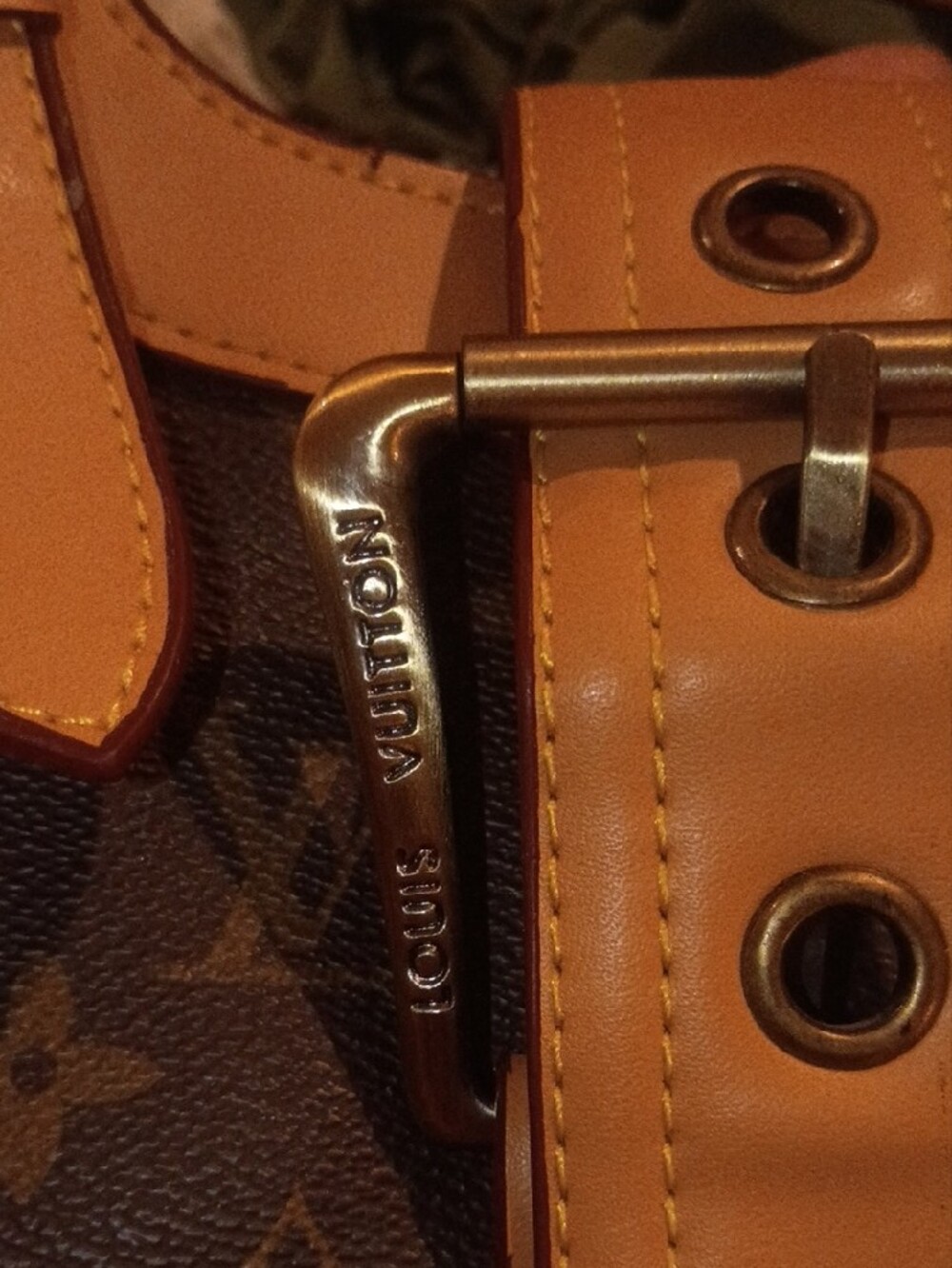 Louis Vuitton Monogram Canvas Buckle Tote in Brown and Tan Leather - Picture 4 of 5